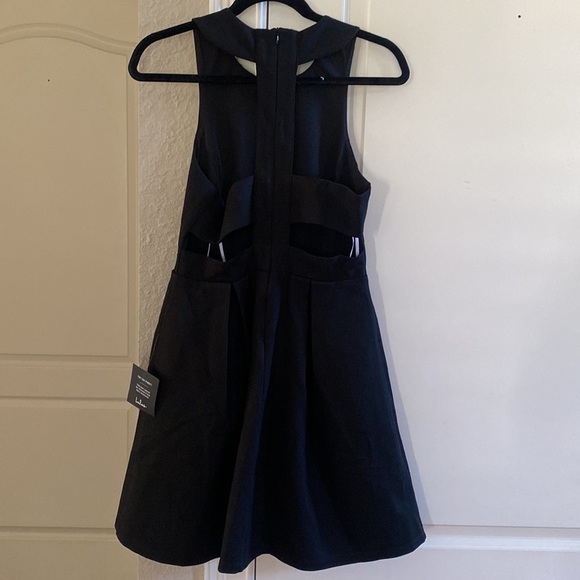 Lulus ‘Cutout and About’ Dress - Picture 7 of 8